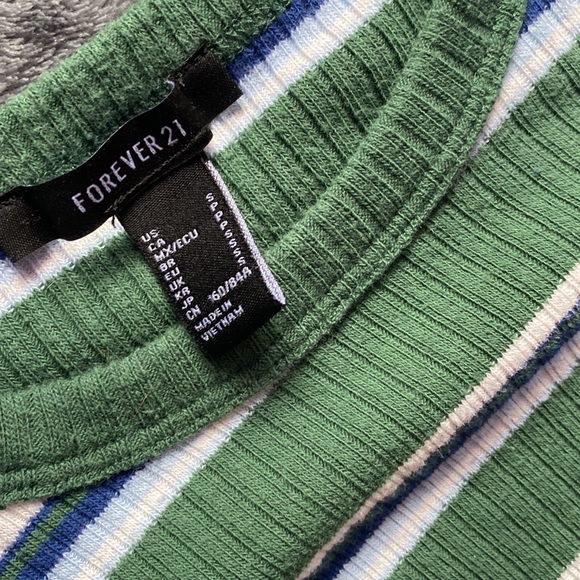 Forever 21 crop tow size small - Picture 2 of 2